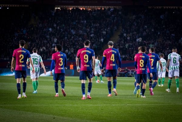 برشلونة يسقط في فخ التعادل مع ريال بيتيس بالدوري الإسباني