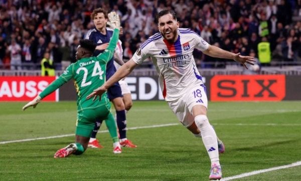 شرقي يقود أولمبيك ليون لتعادل مثير مع مانشستر يونايتد في الدوري الأوروبي