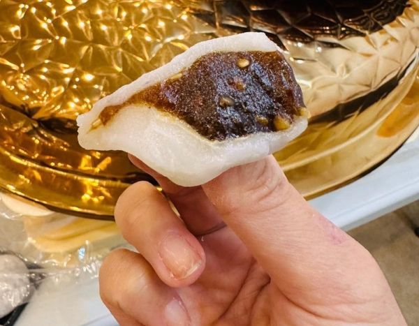 الحلوى العُمانية رسالةٌ ثقافيّةٌ وحضاريّةٌ تمتزج بالموتشي اليابانية