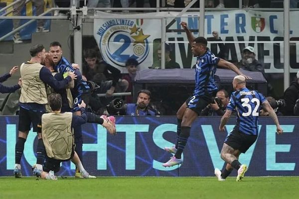 بعد مباراة مجنونة.. إنتر إلى نهائي دوري أبطال أوروبا على حساب العملاق برشلونة