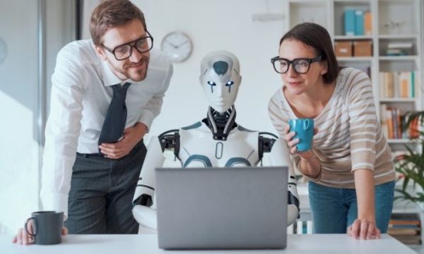 دراسة دولية: من المبكر تقييم آثار الذكاء الاصطناعي على العمال