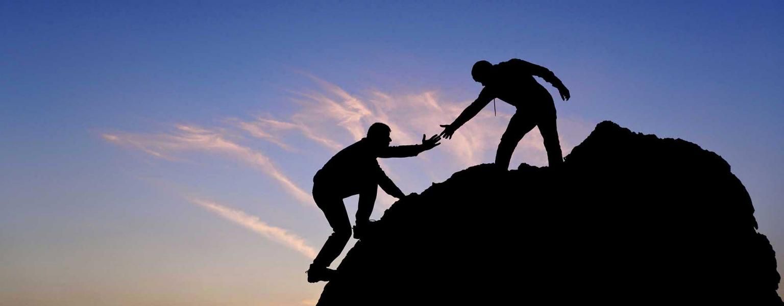 الطريقة الخاطئة لمساعدة من حولك..أقصر طريق لتكون منبوذًا