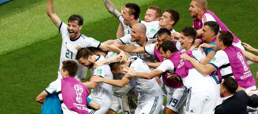 روسيا في ربع النهائي للمرة الأولى منذ انهيار الاتحاد السوفييتي.. وإسبانيا تودّع مبكراً