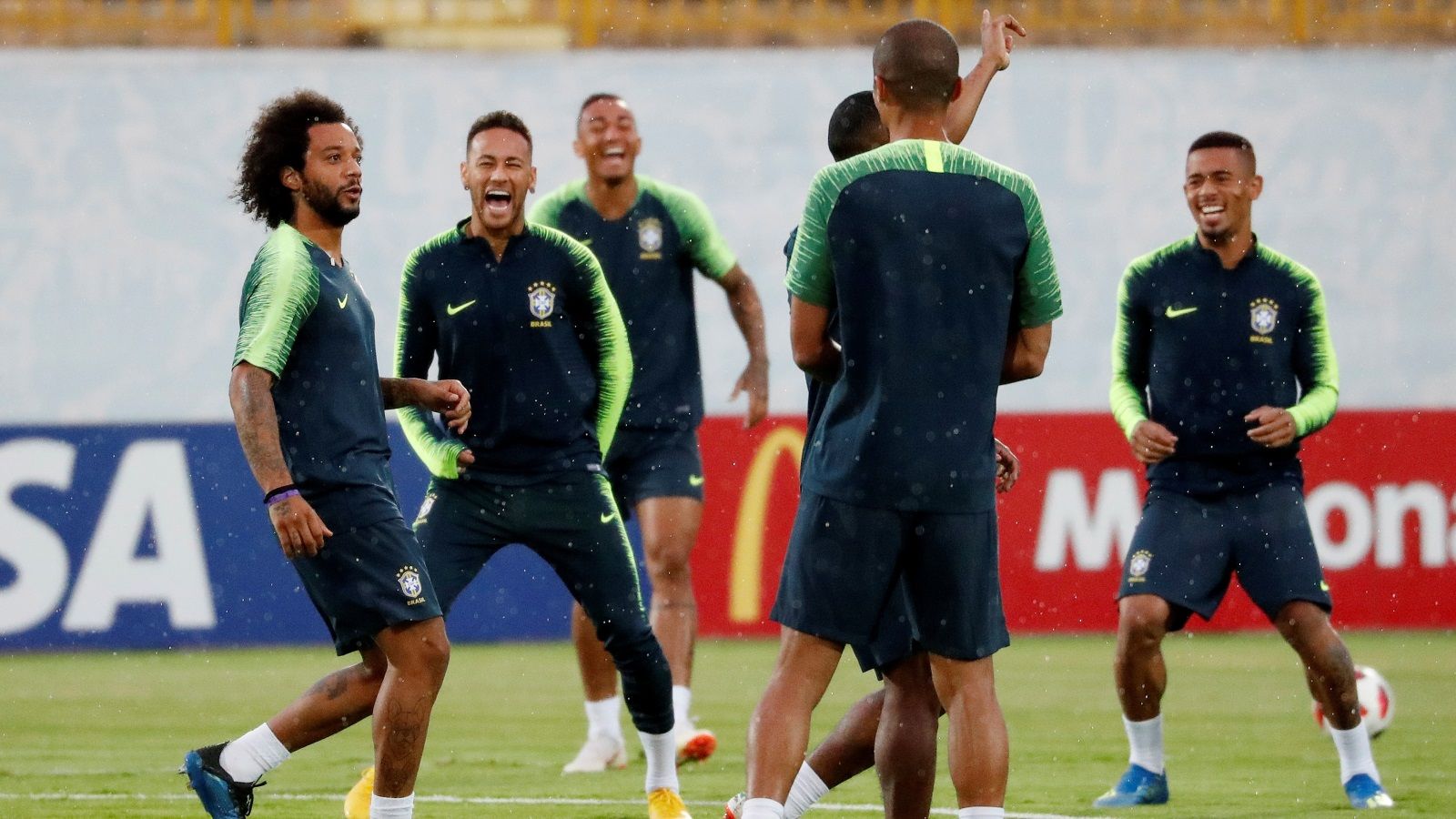 شاهد.. نيمار يقلد رونالدو