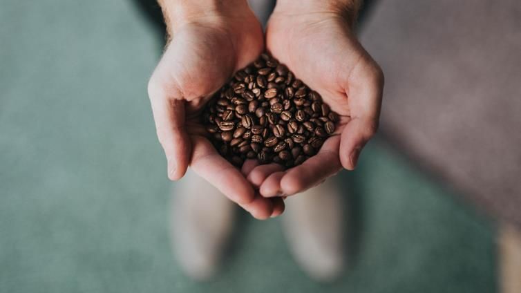 غَرامُ القهوة.. حين تصارع الفقهاء حولها