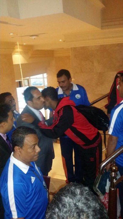 البكري يلتقي منتخب الشباب قبل مباراته مع المنتخب السعودي بساعات