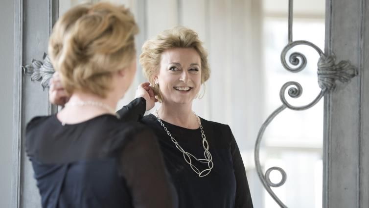 لست مجنونا ما دمت تكلم نفسك!