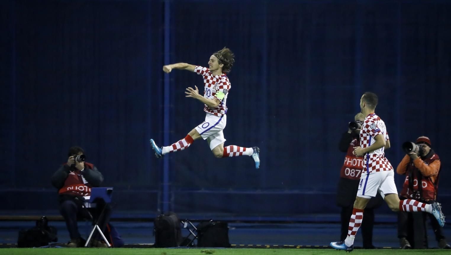 كرواتيا وسويسرا قاب قوسين من مونديال روسيا