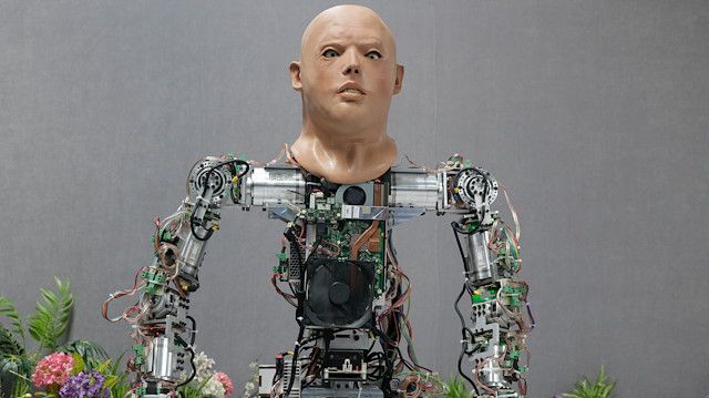 شركة تركية تطور روبوتا يمشي ويتحدث 7 لغات