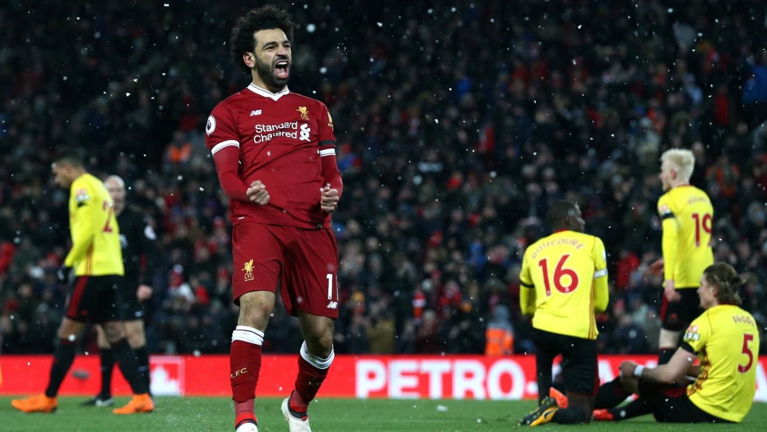 لماذا لا يقارن صلاح بميسي؟