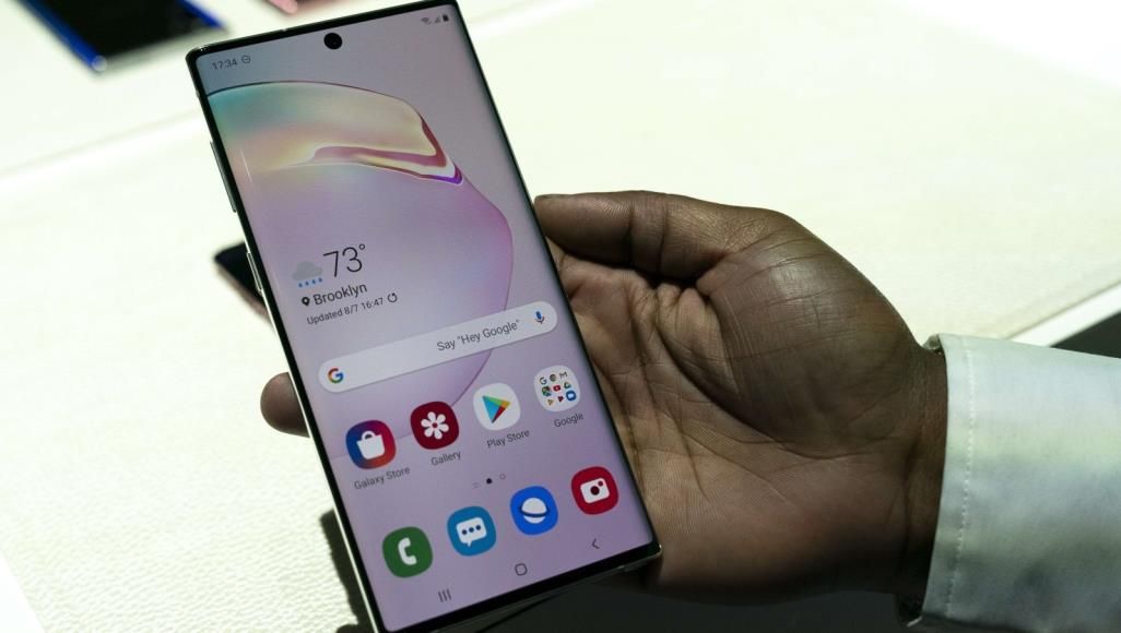 تسمح بفك القفل بأي بصمة.. سامسونغ تطلق تحديثا لعلاج ثغرة خطيرة بأحدث هواتفها