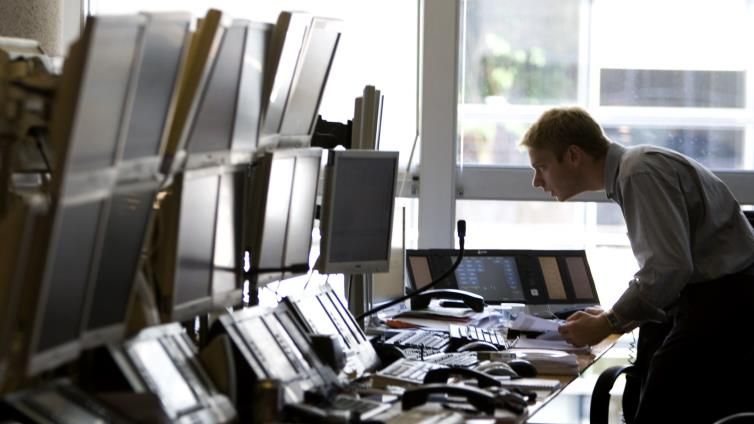 "نعرف عنك كل شيء".. التجسس على المواطنين في الغرب