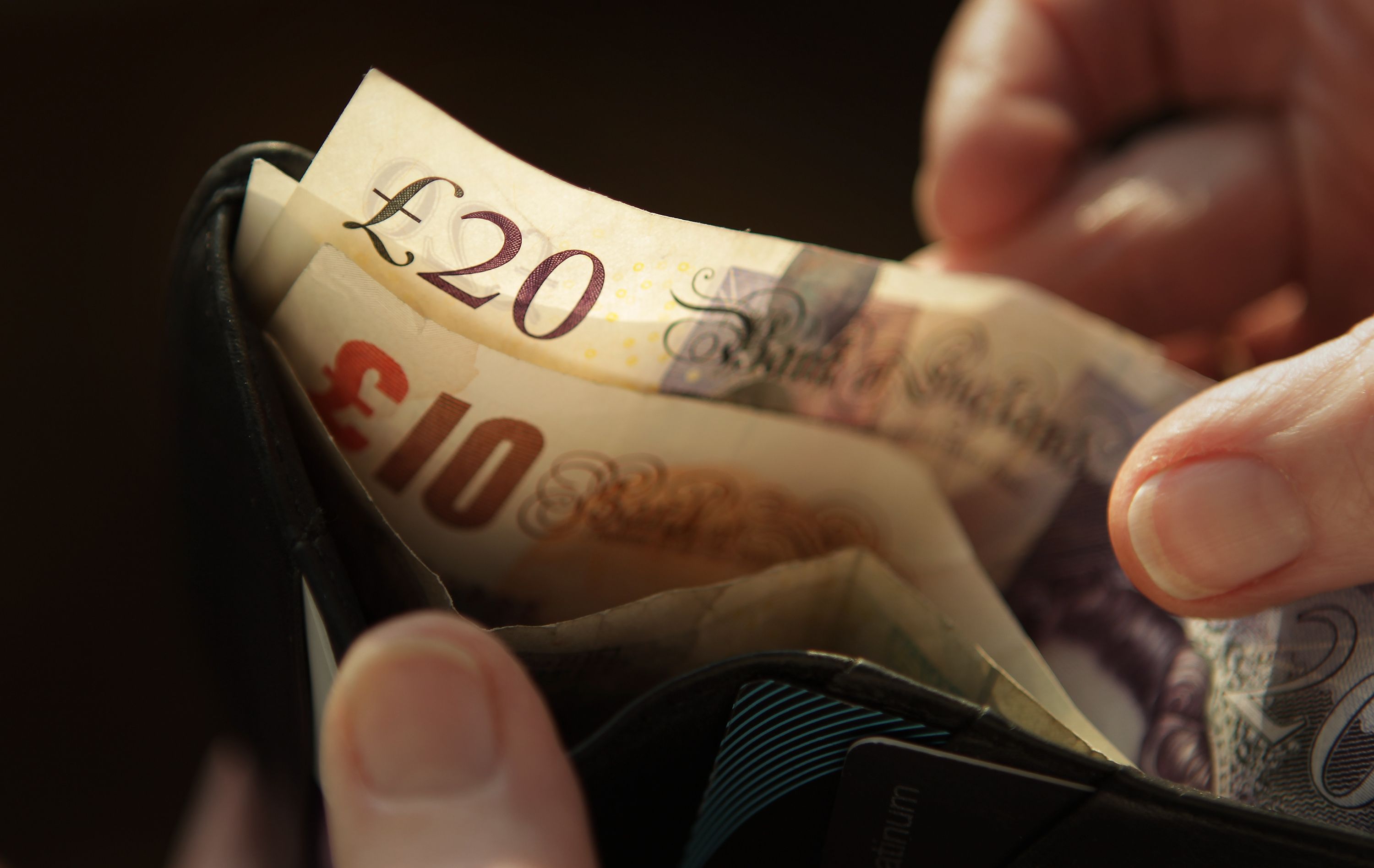 دليلك للنجاة ماديًّا في ظل أوضاع اقتصادية صعبة