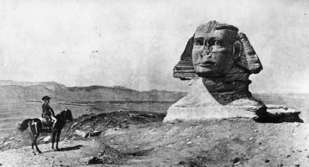 مترجم: همجية جنكيز خان وتحطيم أنف أبي الهول.. تعرف على أشهر 10 خرافات بالتاريخ