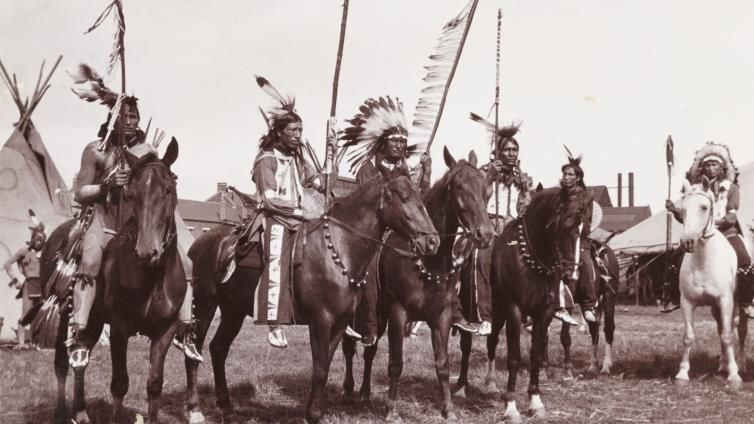 ديمقراطية الدماء.. كيف تأسست أميركا على أشلاء السكان الأصليين؟