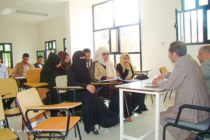 مناقشة مواضيع بحثية في كلية الاقتصاد والعلوم الادارية - قسم علوم سياسية [4 يونيو] 2016/2017‎