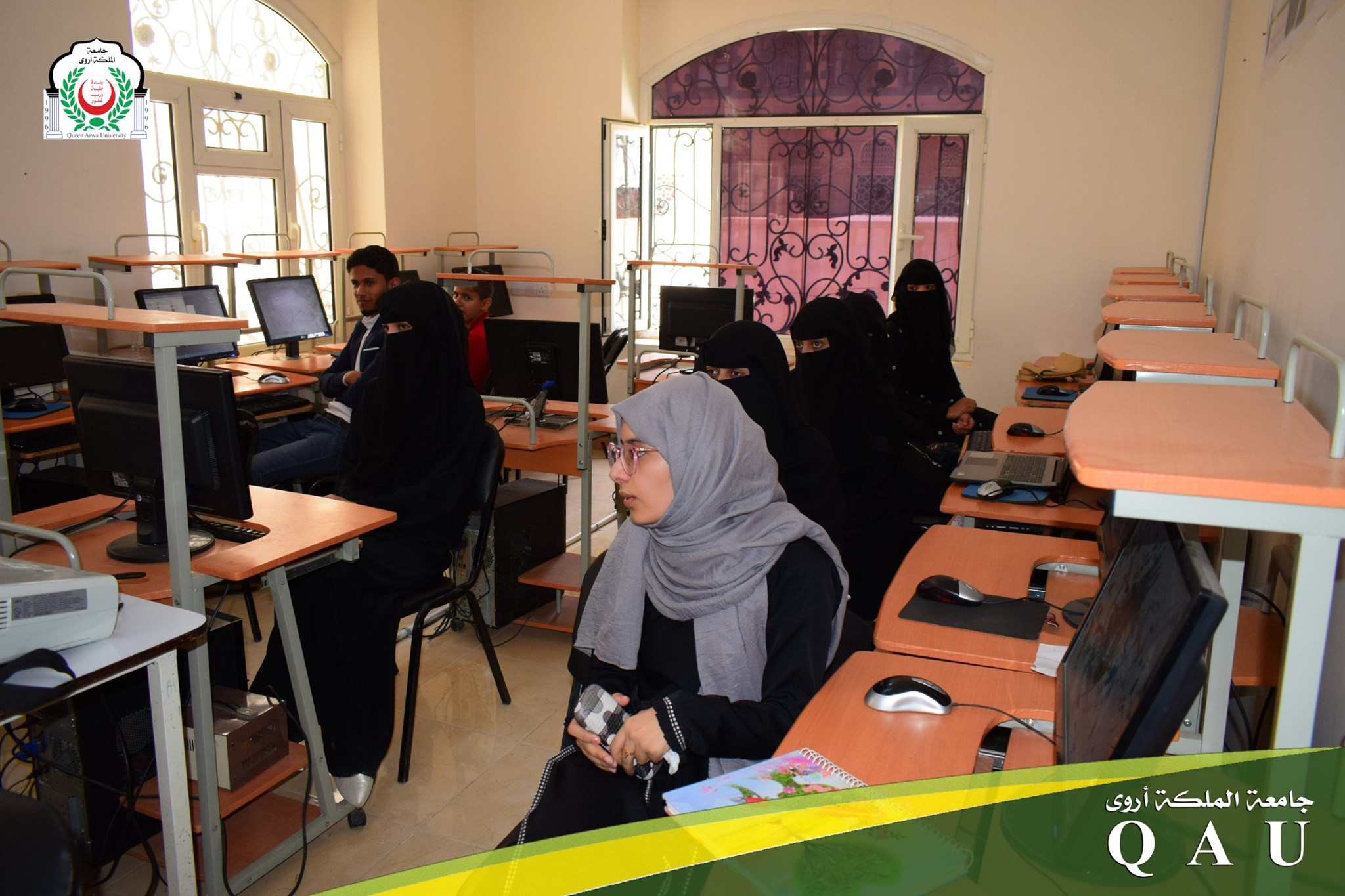 استمرار فعاليات قسم الفنون الجميله