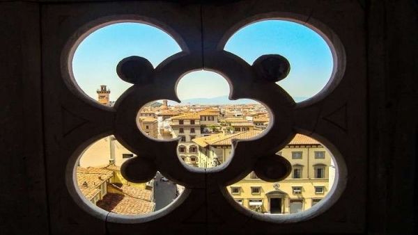 غرامة مالية لمن يأكل في شوارع  هذه المدينة!