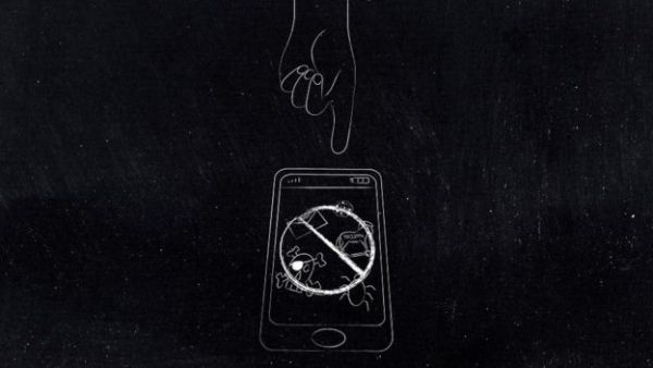 كيف تحول الهاتف إلى "جاسوسا" في جيبك يسجل كل تفاصيل حياتك؟