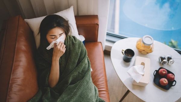 مع قرب الشتاء.. كيف نحد من أعراض نزلة البرد قبل تفاقمها؟