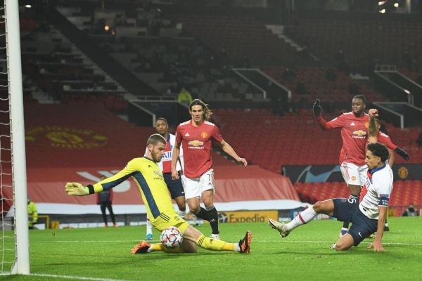 باريس سان جيرمان يهزم يونايتد بثلاثية ويقترب من التأهل 