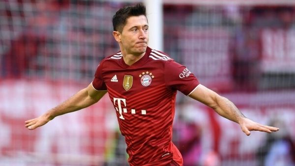 بايرن ميونخ يعزز صدارته للبوندسليغا بفوز كبير ودورتموند يلاحقه