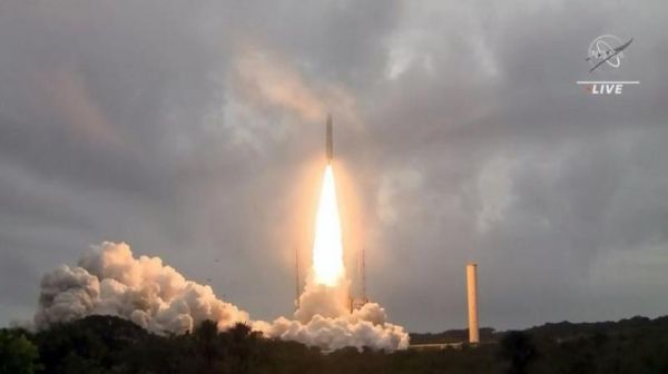 شاهد - إطلاق ناجح للتلسكوب الفضائي "جيمس ويب"