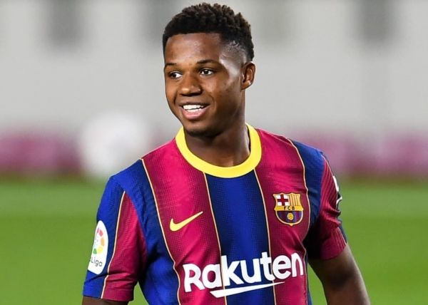 نجم برشلونة فاتي: أنا مسلم وأسرتي أيضاً والإيمان يساعدني كثيراً