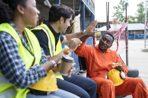 هل العمل 4 أيام أسبوعياً أفضل للشركة والموظف؟